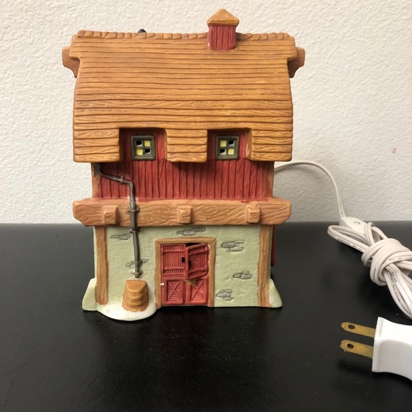 Our Town Thomas House Lighted Christmas Porcelain - Picture 4 of 15